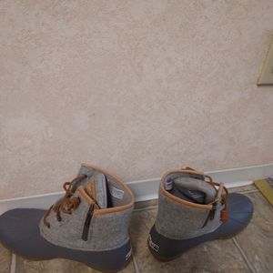 Sperry  boots
